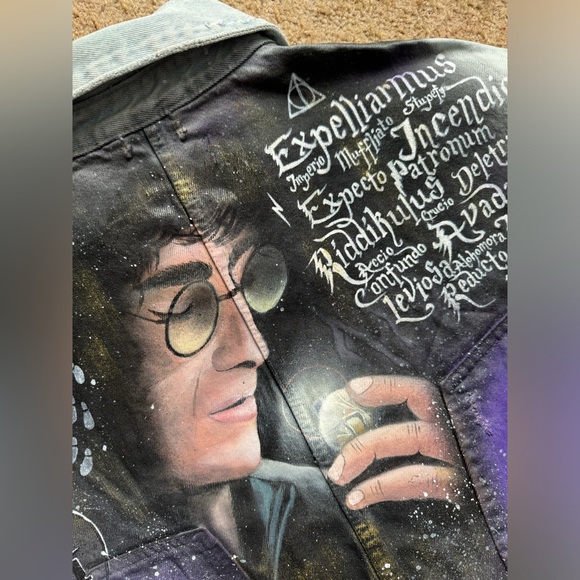 Hand painted New Denim ZARA Jacket size M Custom Harry Potter - Picture 8 of 12